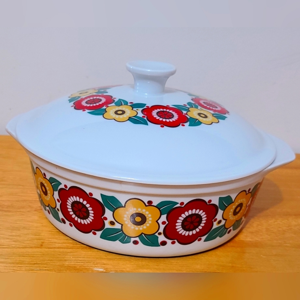 Vintage, Freiburg Cordo Flam Casserole Ckvered Dish